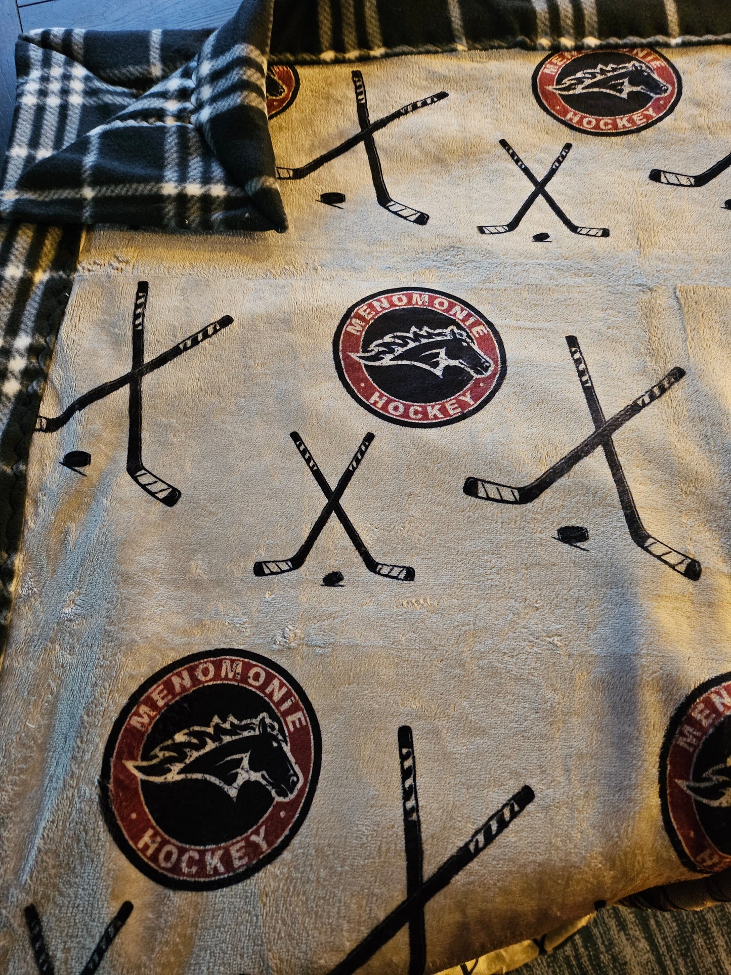 CUSTOMIZED luxe plush blanket -Hockey