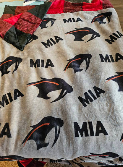 SHAKOPEE SABERS SOFTBALL FUNDRAISER - Personalized Blankets (CLOSES MARCH 29th)