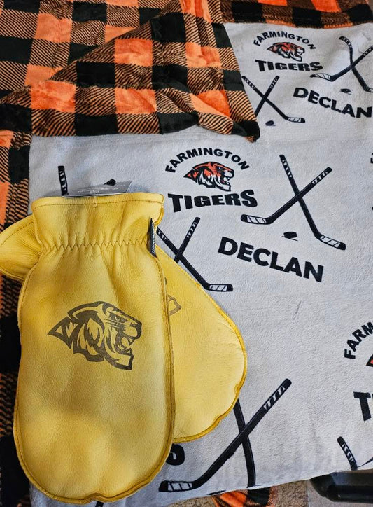 FARMINGTON FUNDRAISER Lined (with fingers) chopper mittens