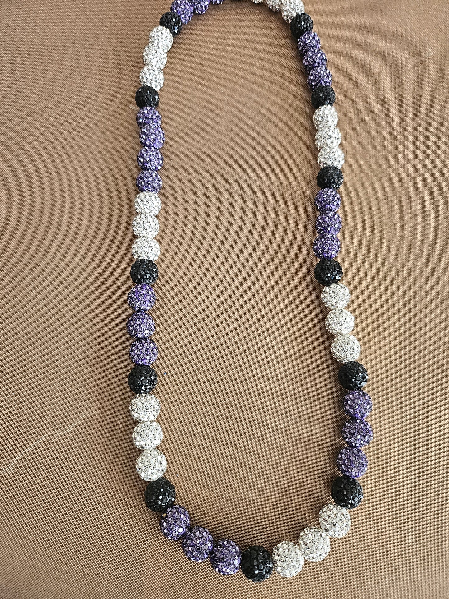 HYPE CHAINS – Sparkly, Sporty, and Full of Team Spirit!