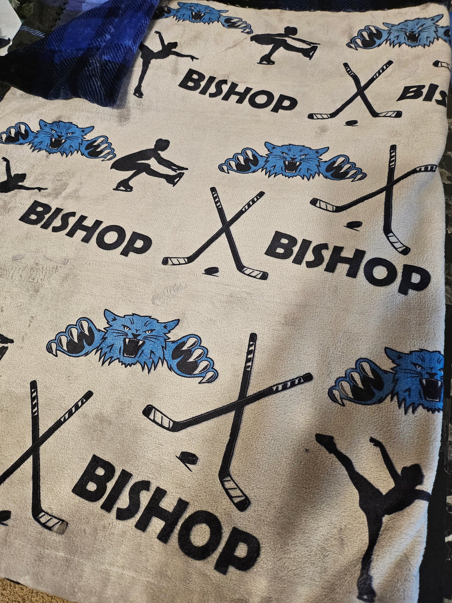 CUSTOMIZED luxe plush blanket -Hockey